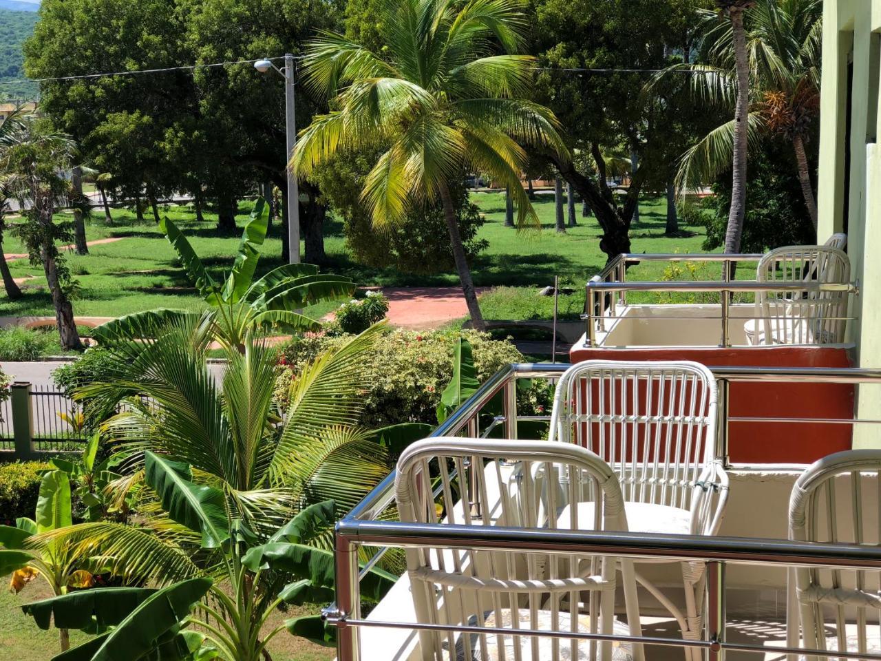 Hotel Guarocuya De Barahona Екстериор снимка